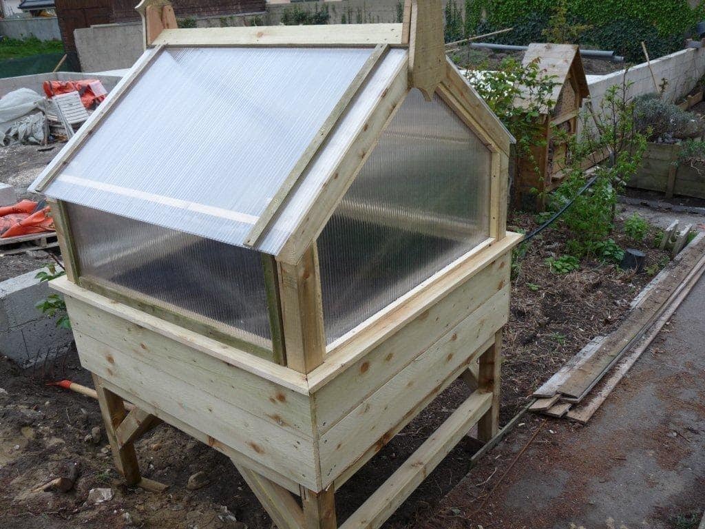 Un potager en carré surélevé mais pas hors sol mon potager en carrés