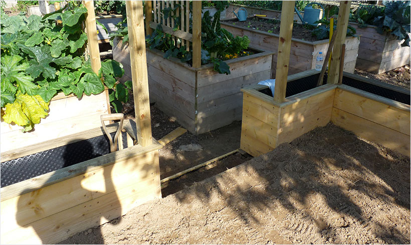 Installer une clôture autour du potager mon potager en carrés Clôture Lame idées