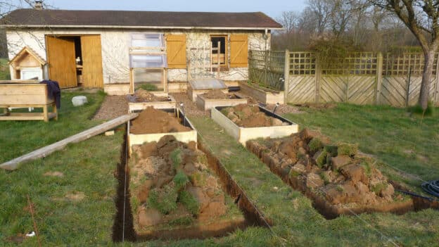 La préparation terrain pour potager en carrés est essentielle